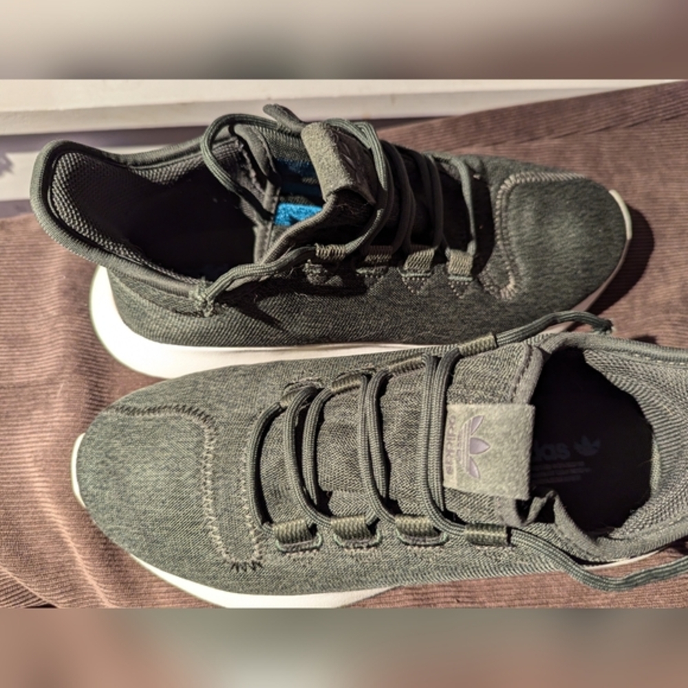 Adidas Sneakers Olive Green Faux Suede 6.5 walking everyday